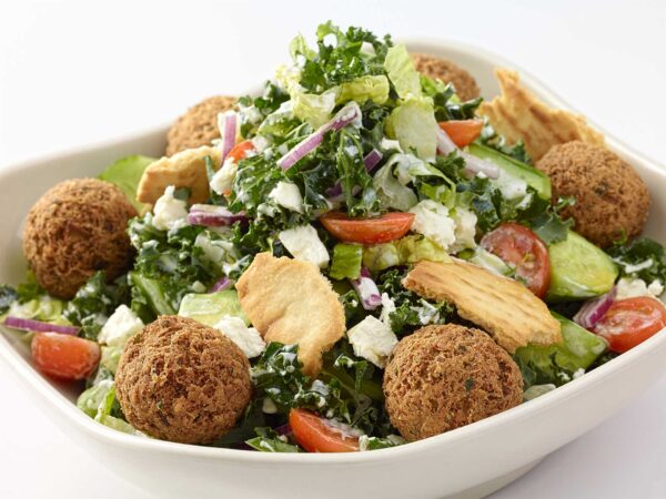 Falafel halloumisalaatti
